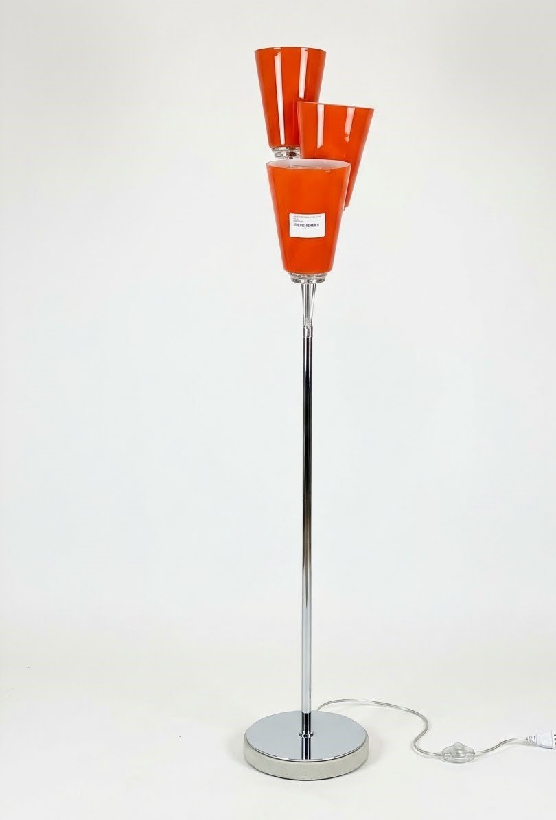 Modern 2-part body floor lamp Modern 2-part body floor lamp with a classic fabric shade for ambient bedroom and parlor lighting in Lagos, Nigeria