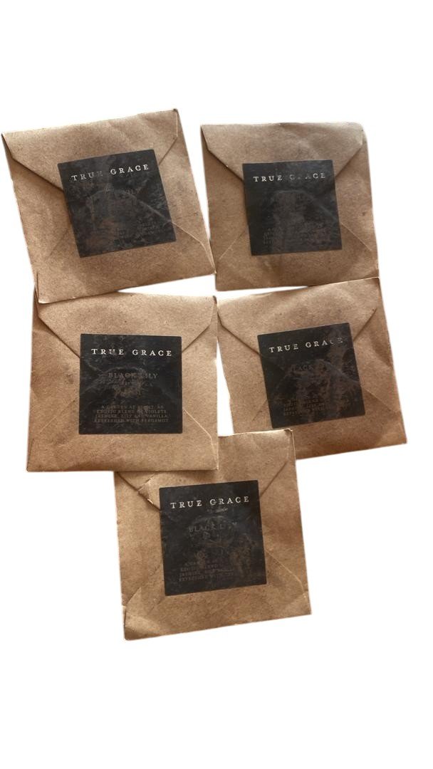 45339 Fragrance Black Lily Diffuser - Image 1