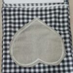 Nicole Miller Table Runner (A)