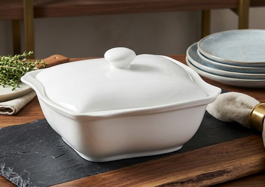 White square porcelain soup bowl with matching lid and wavy rim for elegant dining service in Lagos, Nigeria