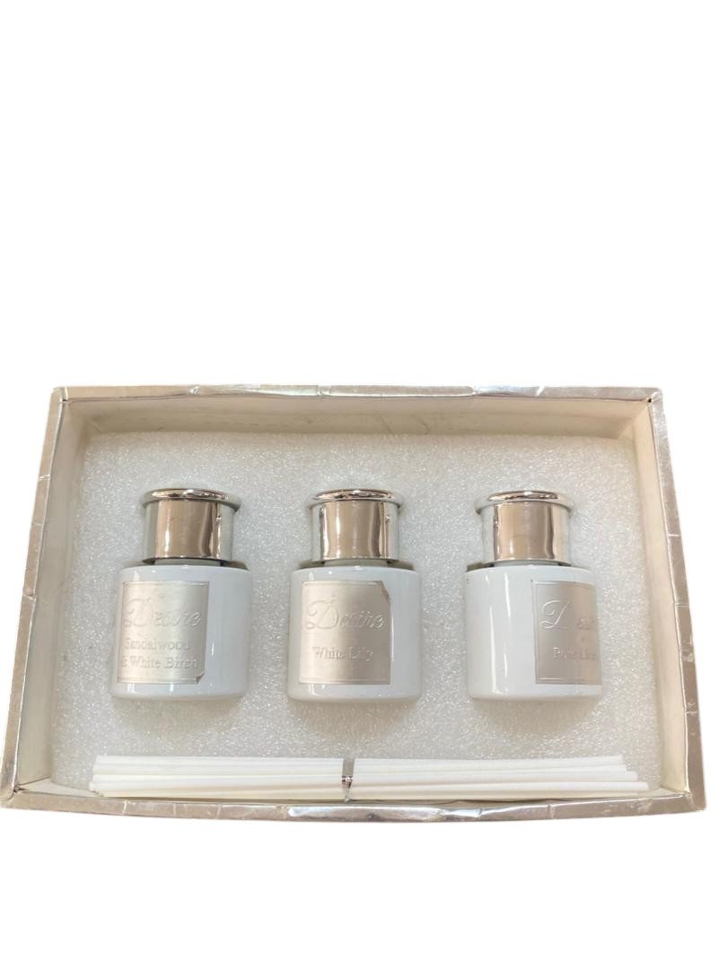 5010792454283 Desire Diffuser Set White - Image 1