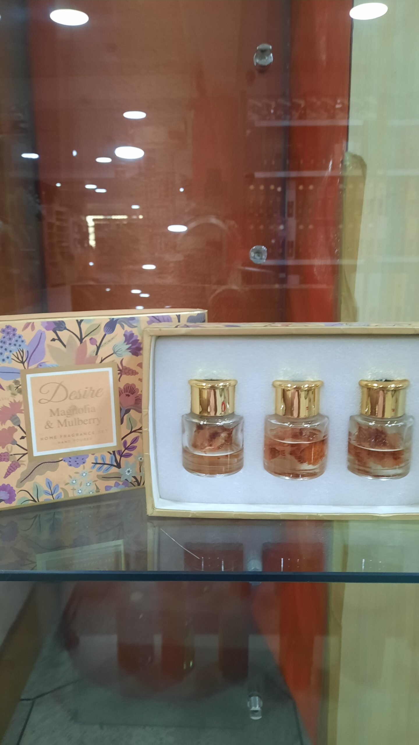 5010792462066 Floral Magnolia & Mulberry Diffuser Set - Image 1