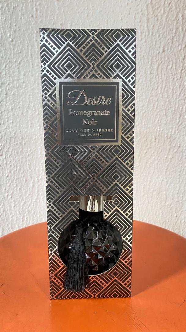 5010792470245 Pomegranate Noir Round Diffuser 200Ml - Image 1