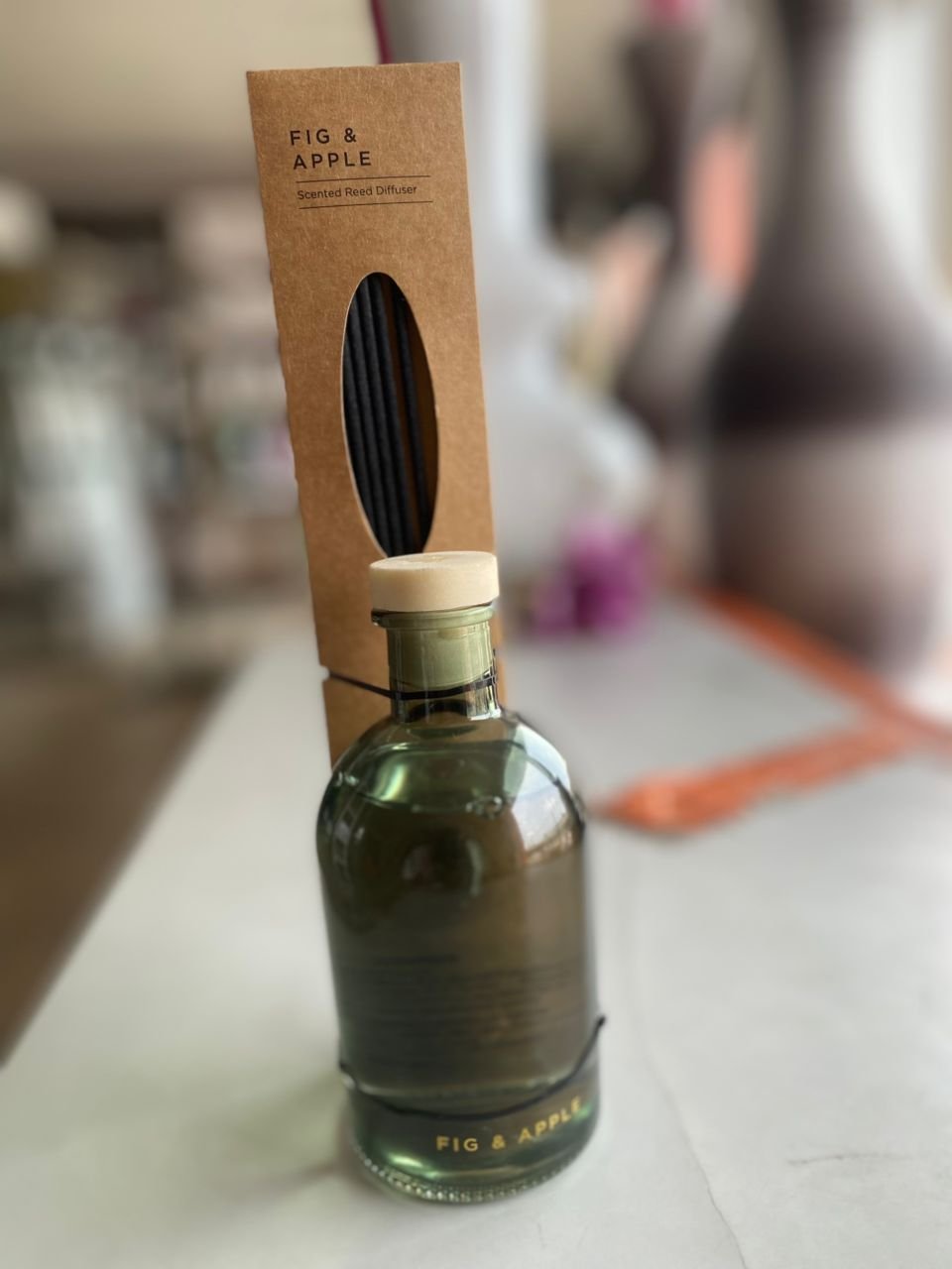 5010795696550 250Ml Reed Diffuser Green With 10% Fig - Image 1