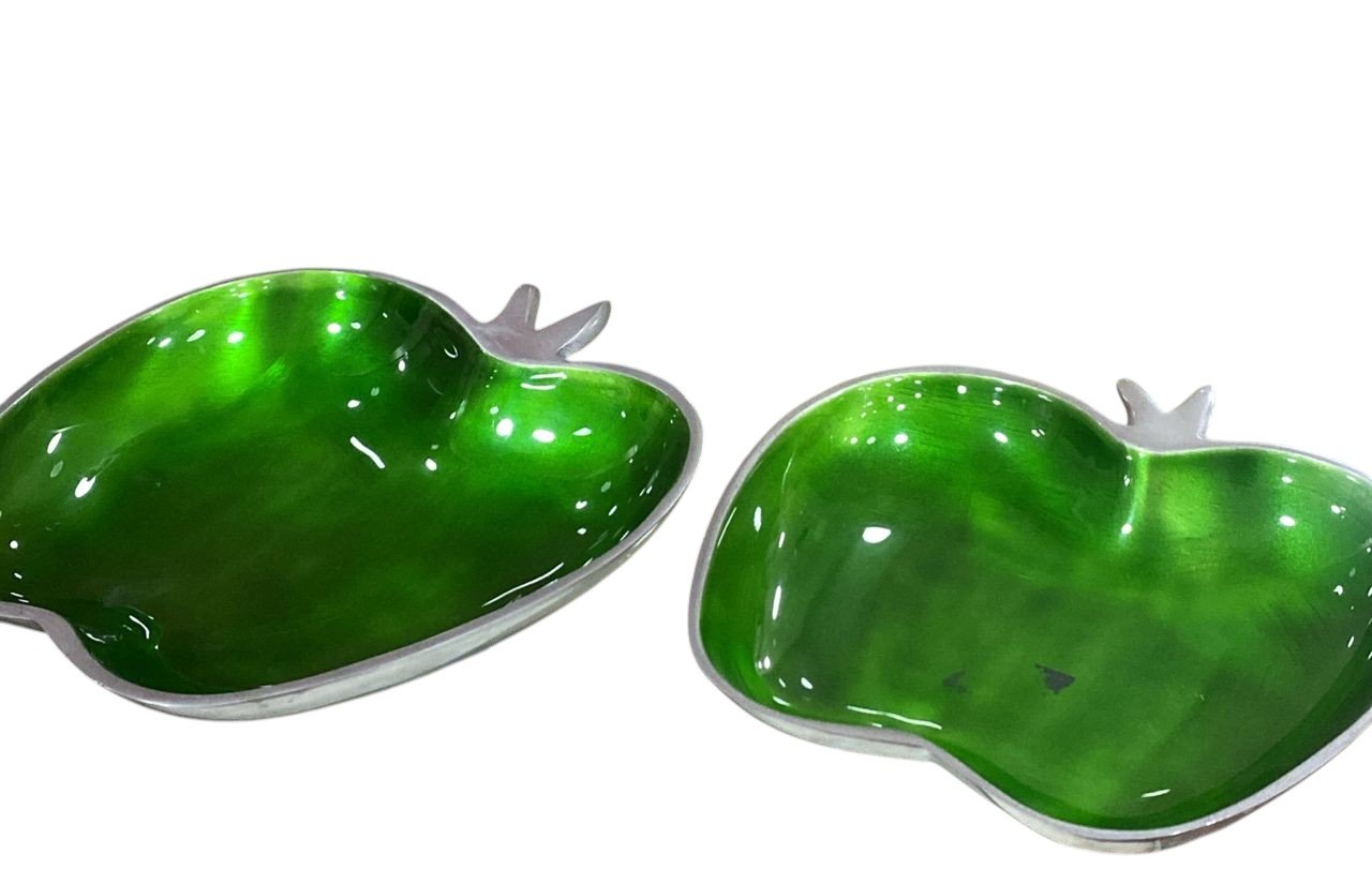 5021378067841 Red Apple Dish Set Of 2 Aluminium - Image 1