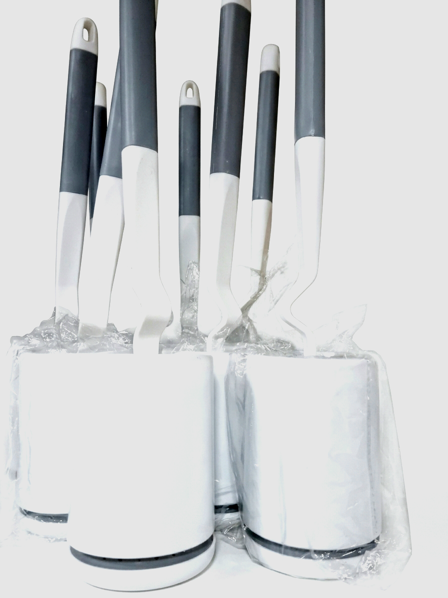 White Grey Round Toilet Brush White Grey Round Toilet Brush for bathroom cleaning in Lagos, Nigeria